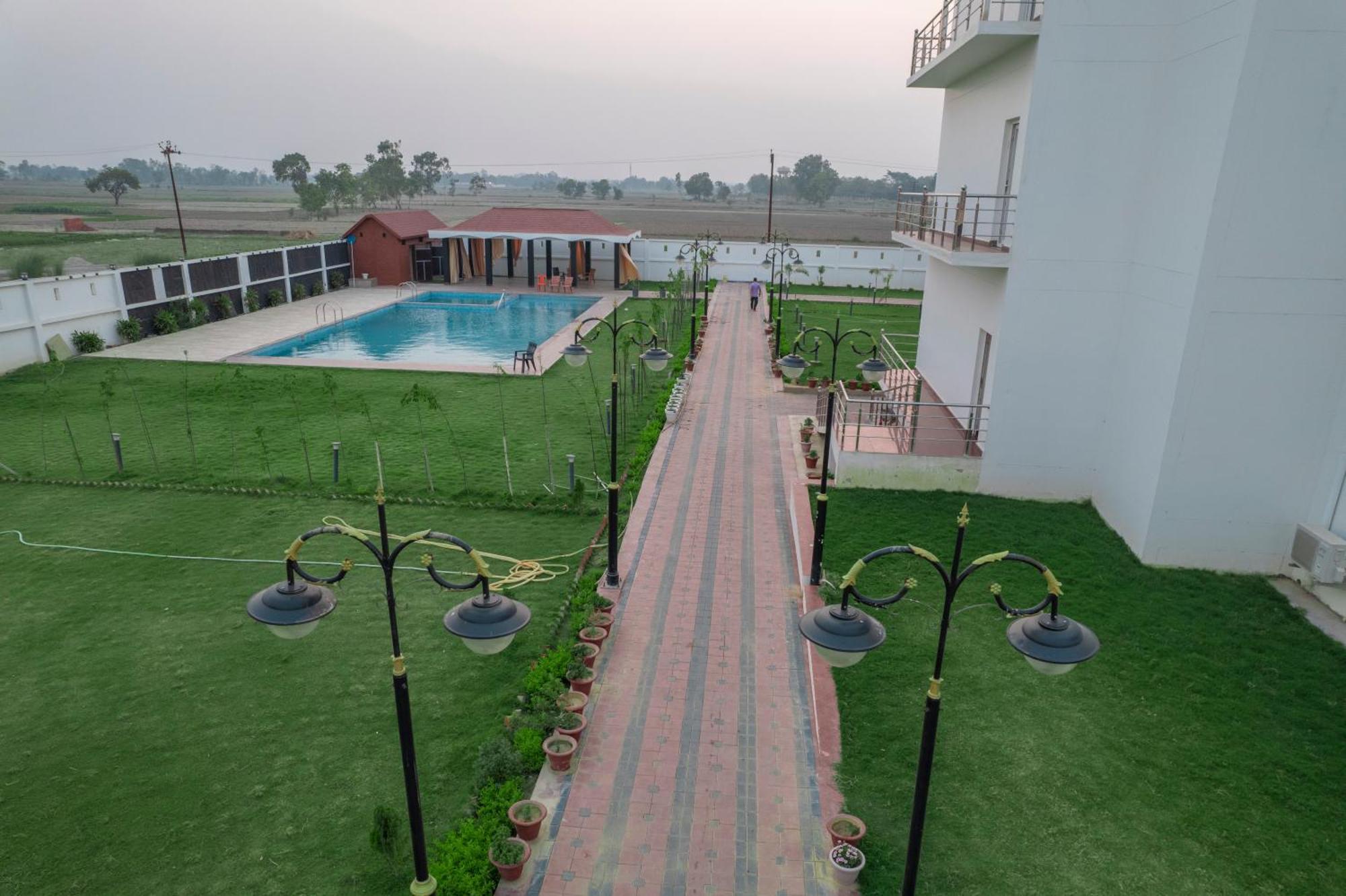 Raj Vilas Hotel & Resort Maharajganj Bagian luar foto