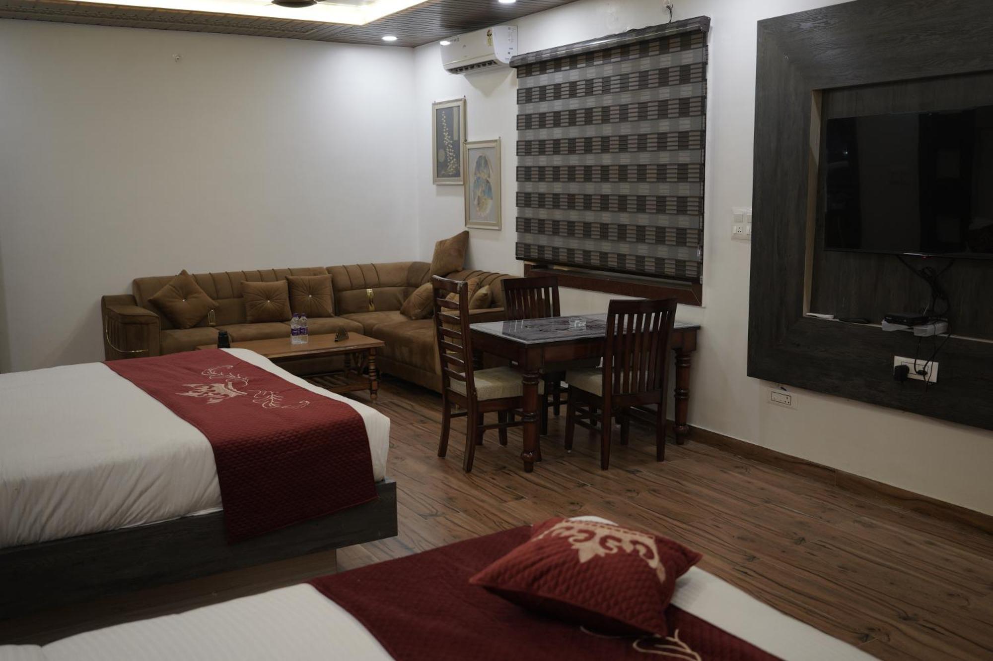 Raj Vilas Hotel & Resort Maharajganj Bagian luar foto